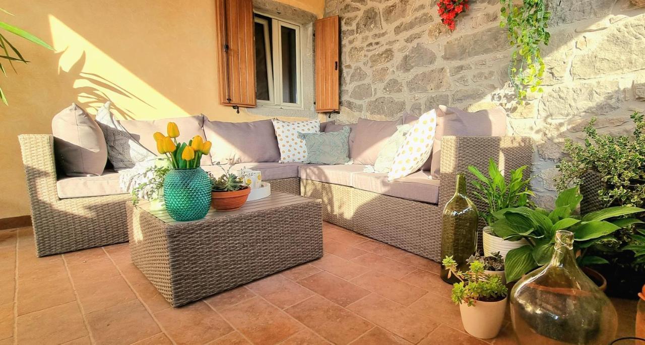 Apartment In The Smallest Town In The World Hum מראה חיצוני תמונה